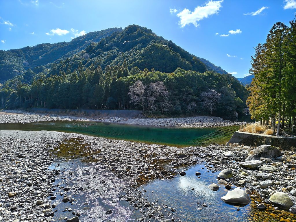 魚飛渓